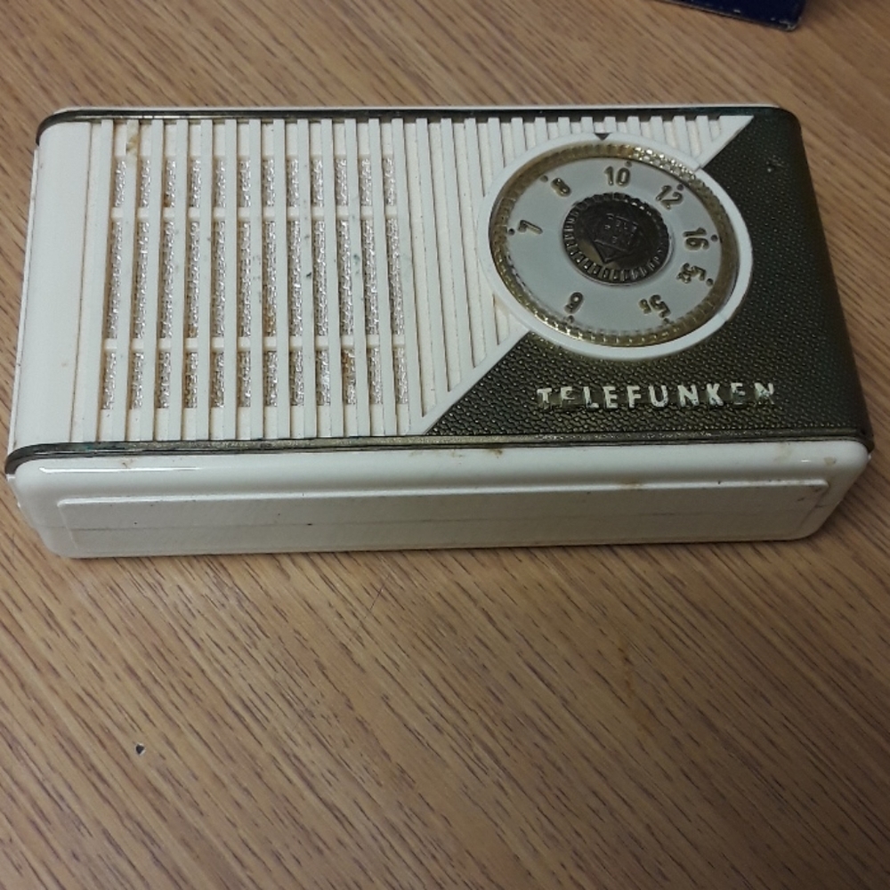 Radio - Picture 2 of 8